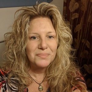 Meet your Posher, Debbi